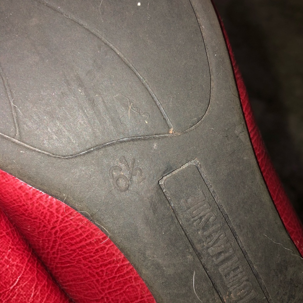 Red Flats - Picture 3 of 3